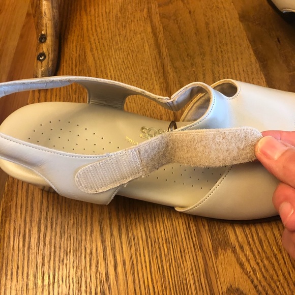 SAS Suntimer Heel Strap sandal/ like new - Picture 7 of 12